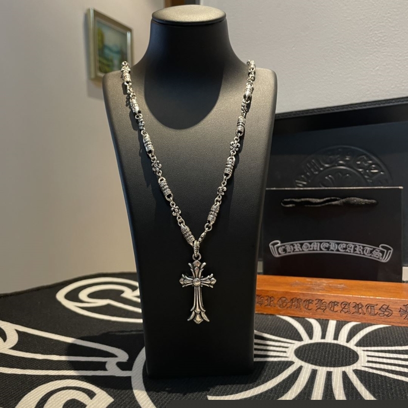Ch**me He**ts necklaces